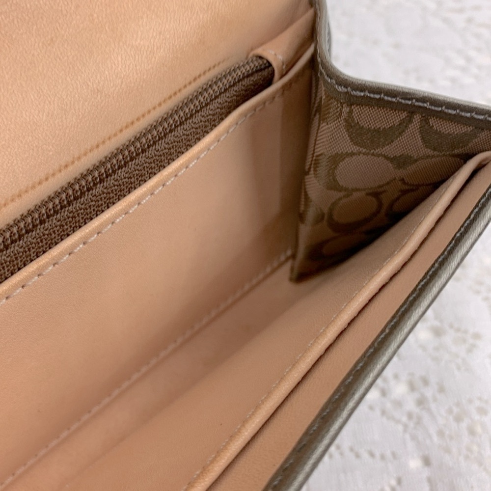 Vintage Coach Leather Wallet Gray Silver Clasp opening Zip Pocket Signature C - Picture 10 of 17